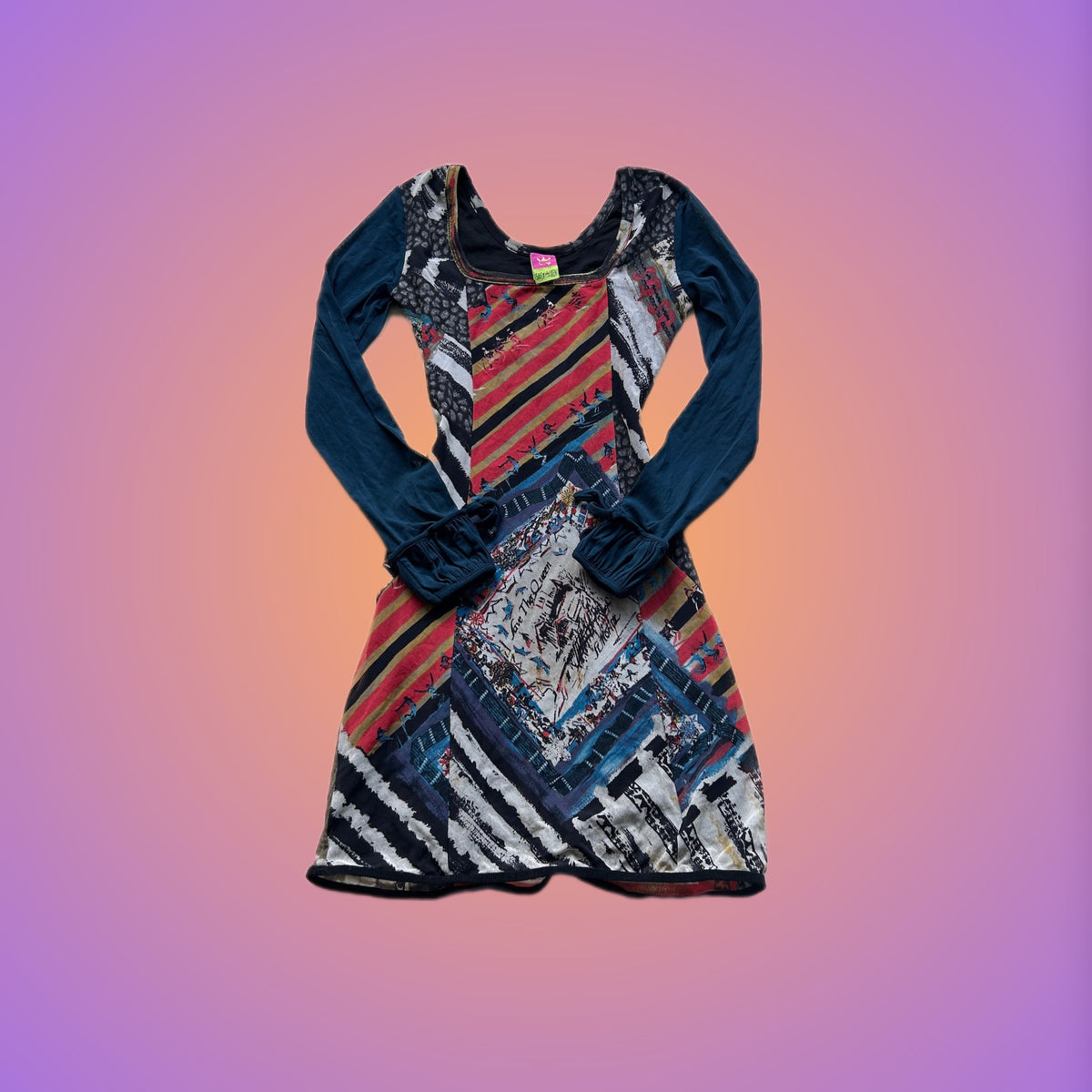 DRESS M SAVE THE QUEEN