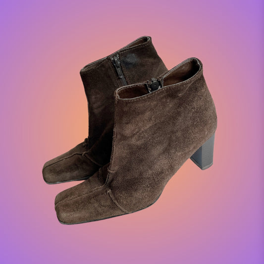 BOOTS EU37 UK4
