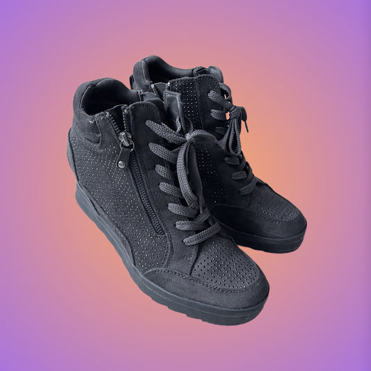 BOOTS EU40 UK7